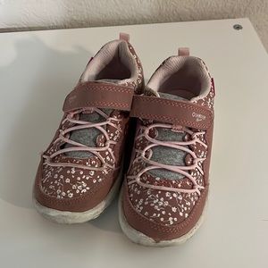 OshKosh Toddler Girls Size 9 slip on Velcro sneakers, rose pink, good condition